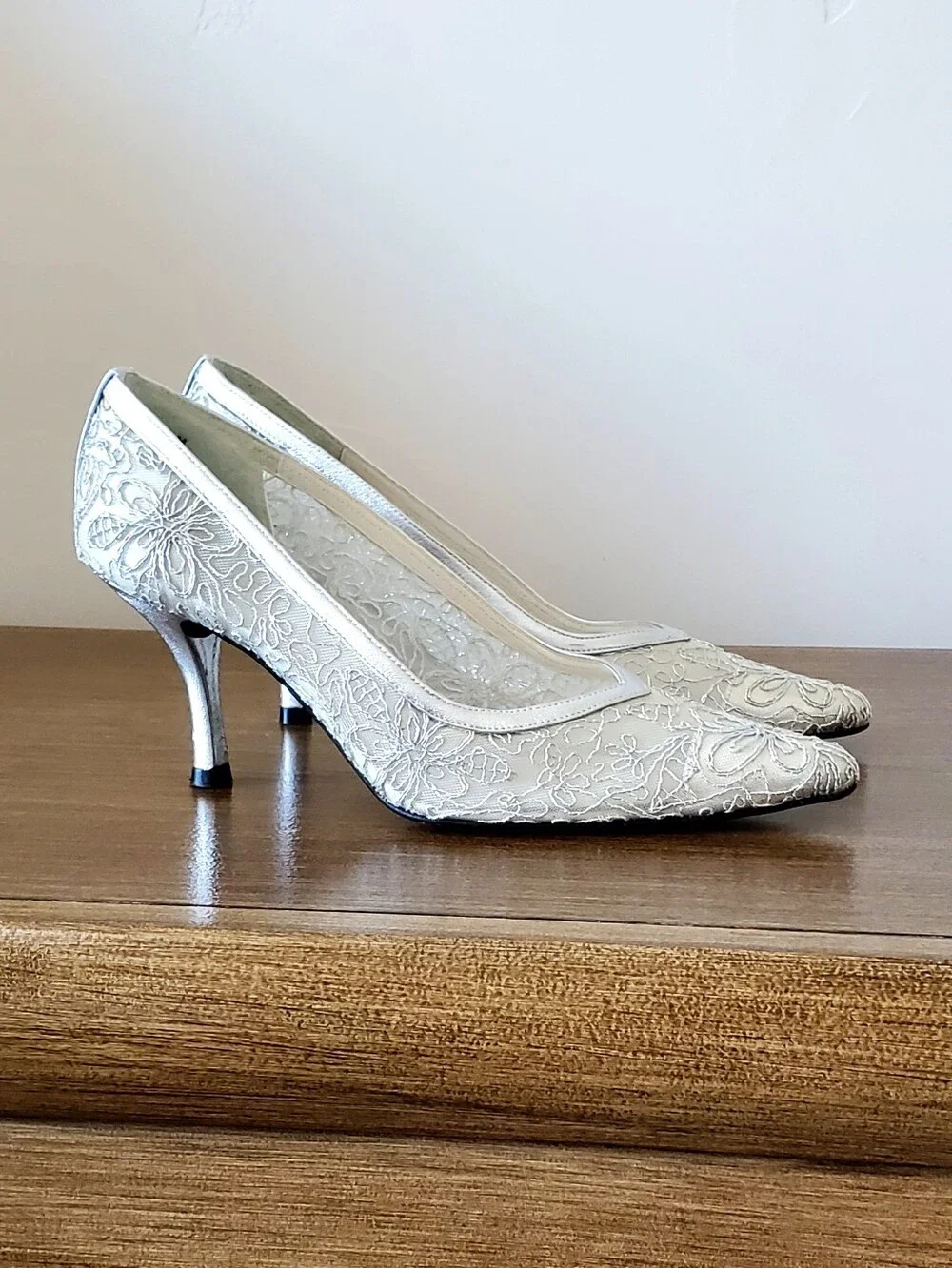 Vintage Stuart Weitzman Archive Silver Intricate Mesh Embroidered 3